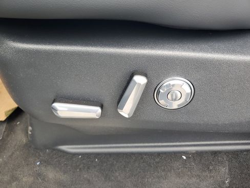 New 2026 Lincoln Navigator Reserve image 13