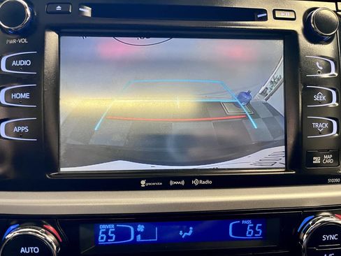 Used 2019 Toyota Highlander SE AWD/4WD image 13