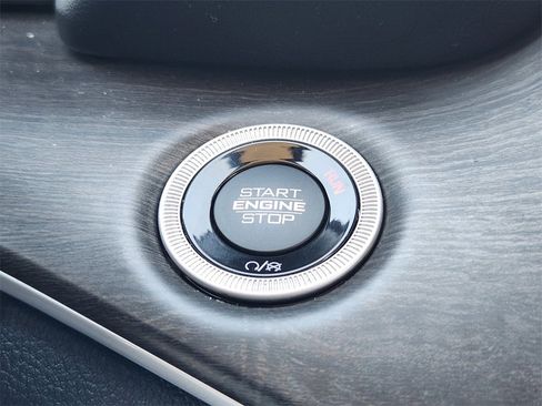 Used 2023 Jeep Grand Cherokee L Limited image 21