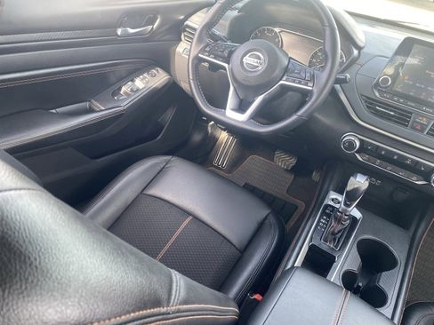 Certified 2021 Nissan Altima 2.5 SR w/ SR Premium Package image 15