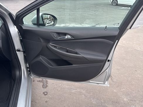 Used 2019 Chevrolet Cruze LS image 30