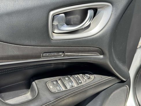 Used 2019 INFINITI QX60 Luxe w/ Essential Package FWD image 29