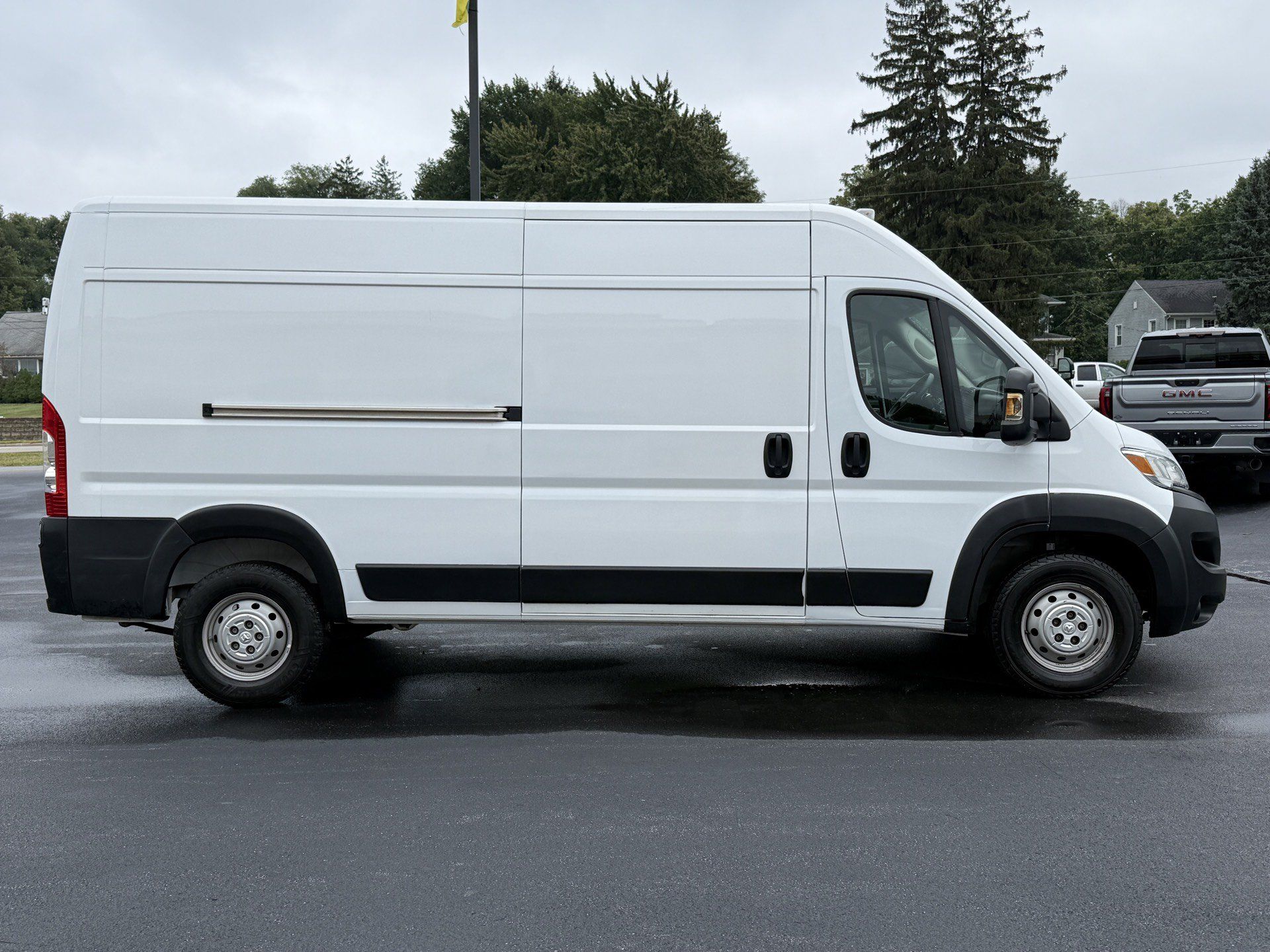 Used 2023 RAM ProMaster 2500 FWD image 8