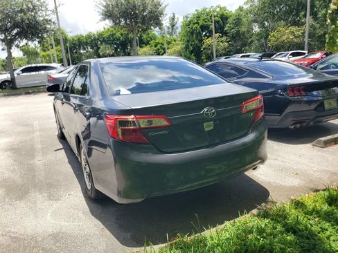 Used 2012 Toyota Camry LE FWD image 6