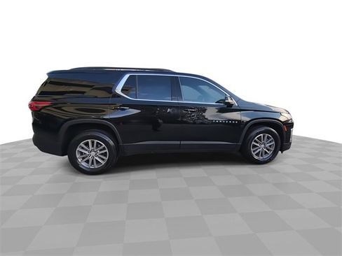 Used 2023 Chevrolet Traverse LT image 9