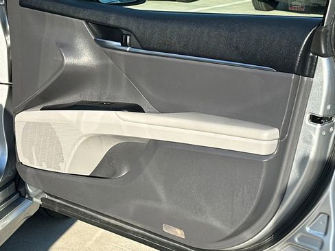 Used 2018 Toyota Camry SE w/ Audio Package FWD image 10