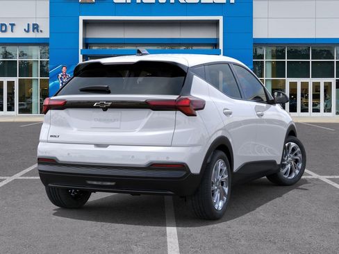 Used 2027 Chevrolet Bolt LT w/ Comfort Package FWD image 6