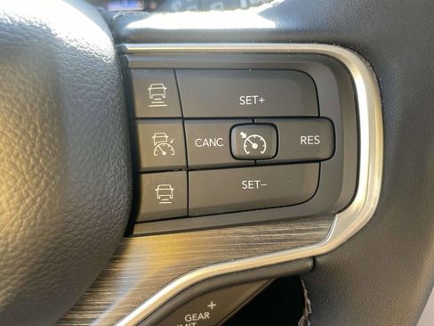 Certified 2024 Jeep Wagoneer L Series II w/ Flexible Seating Group AWD/4WD image 33