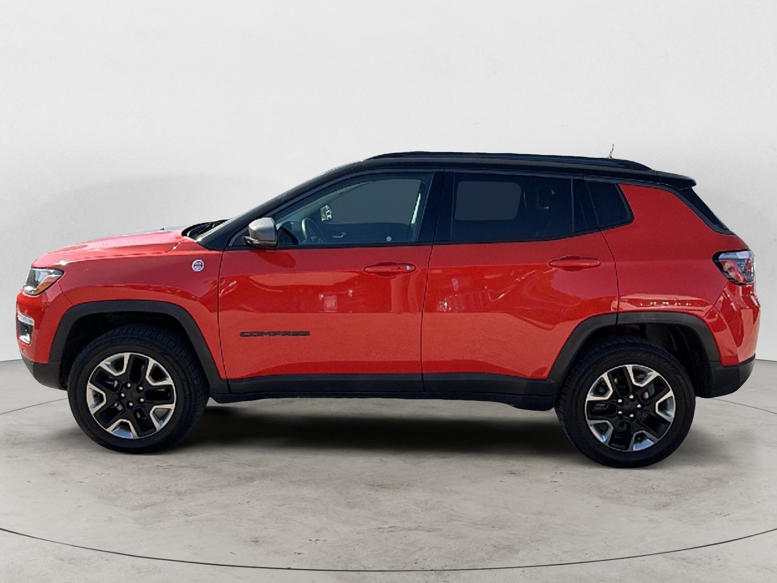 Used 2018 Jeep Compass Trailhawk w/ Cold Weather Group AWD/4WD image 3