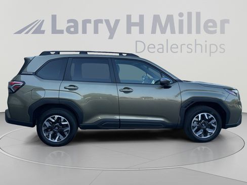 Used 2026 Subaru Forester Premium AWD/4WD image 6