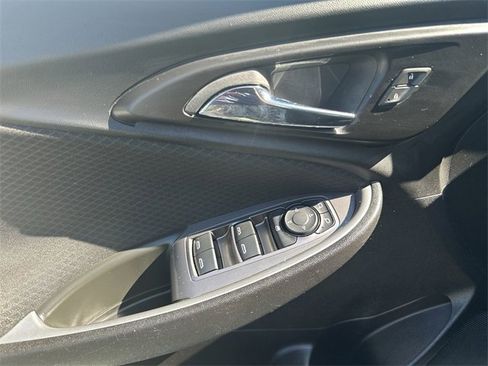 Used 2024 Chevrolet Malibu LT image 15