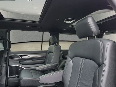 New 2026 Jeep Grand Wagoneer Limited AWD/4WD image 8