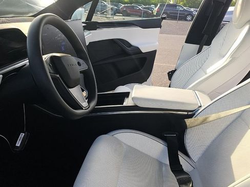 Used 2025 Tesla Model X Plaid AWD/4WD image 3