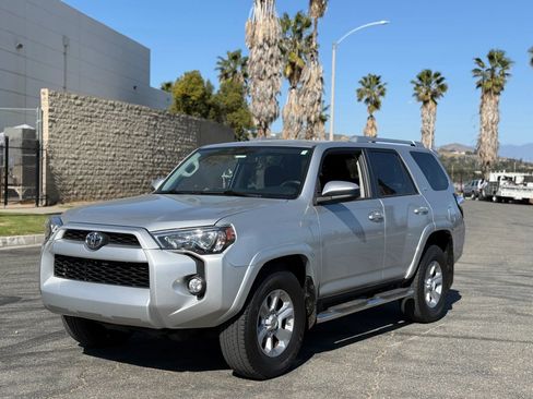 Used 2018 Toyota 4Runner SR5 image 1