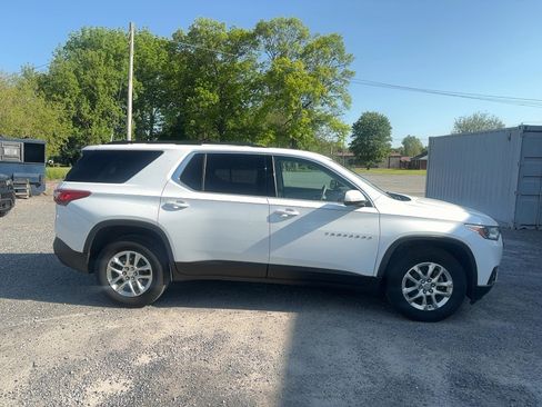 Used 2019 Chevrolet Traverse LT w/ LPO, Floor Liner Package AWD/4WD image 5