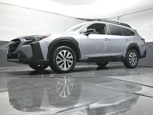 Certified 2024 Subaru Outback Premium AWD/4WD image 36