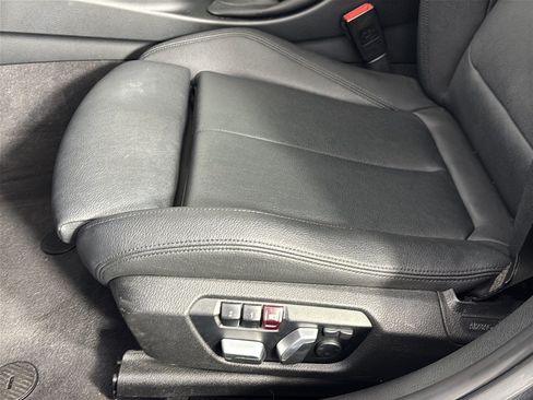 Used 2018 BMW 330i Sedan w/ Convenience Package RWD image 16