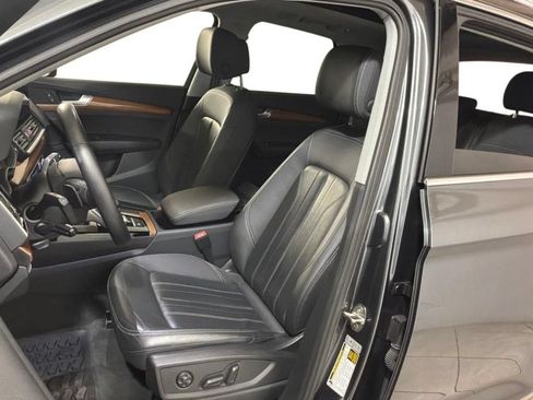 Used 2023 Audi Q5 2.0T Premium w/ Convenience Package AWD/4WD image 6