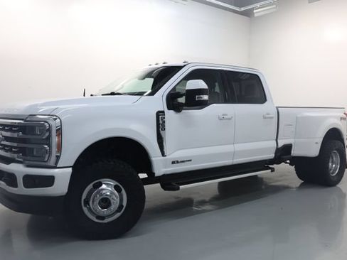 Used 2023 Ford F350 Lariat w/ FX4 Off-Road Package AWD/4WD image 1
