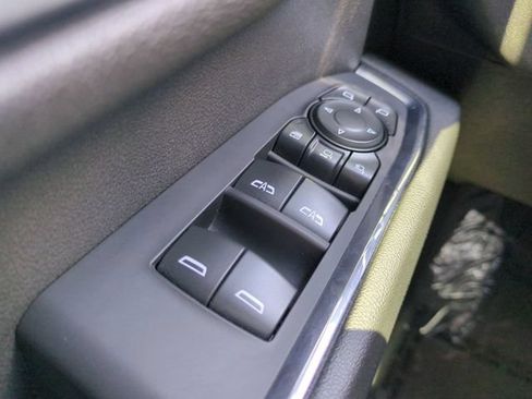 Used 2024 Chevrolet Silverado 2500 High Country w/ High Country Premium Package AWD/4WD image 28