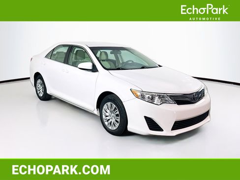 Used 2013 Toyota Camry LE image 1