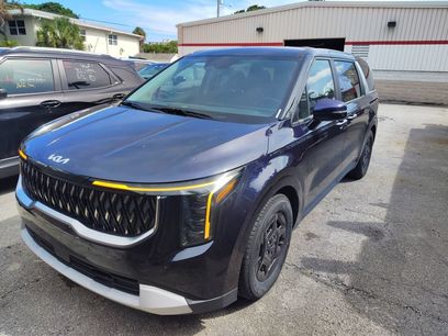 Used 2025 Kia Carnival