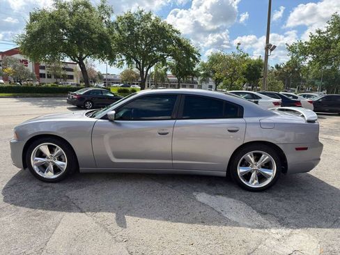 Used 2014 Dodge Charger R/T image 2