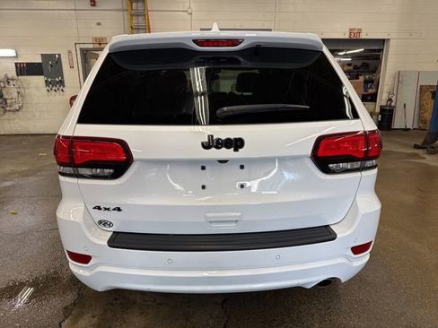Used 2020 Jeep Grand Cherokee Altitude image 5