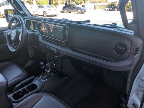 Used 2024 Jeep Wrangler Unlimited Rubicon w/ Technology Group image 24