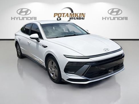 Certified 2025 Hyundai Sonata SE FWD image 3