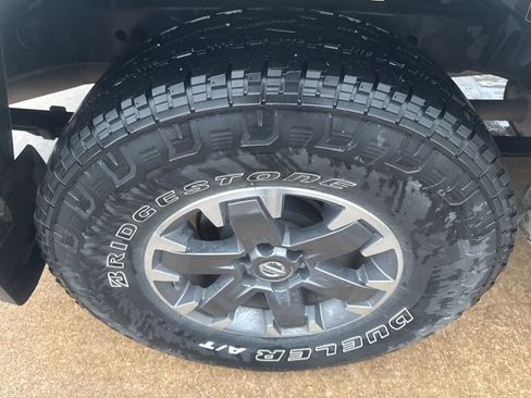 Used 2015 Nissan Frontier PRO-4X w/ Pro-4x Luxury Package AWD/4WD image 11