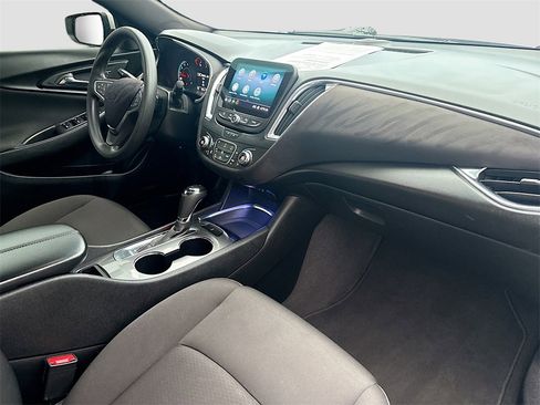 Used 2020 Chevrolet Malibu LT image 29