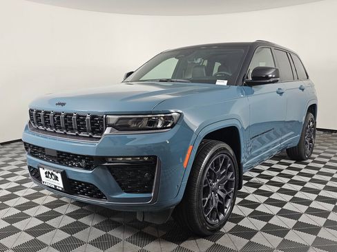 New 2026 Jeep Grand Cherokee Summit AWD/4WD image 8