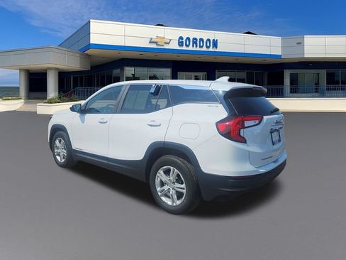 Used 2023 GMC Terrain SLE FWD image 3