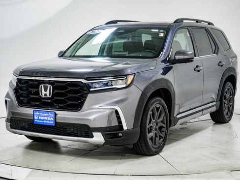 Used 2023 Honda Pilot Elite image 3