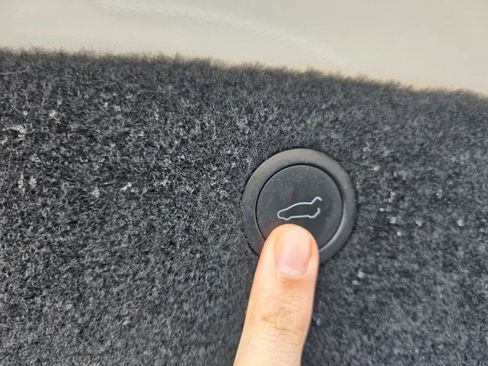 Used 2024 Tesla Model X Plaid image 80