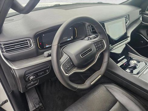 Used 2024 Jeep Wagoneer Series II w/ Flexible Seating Group RWD image 10