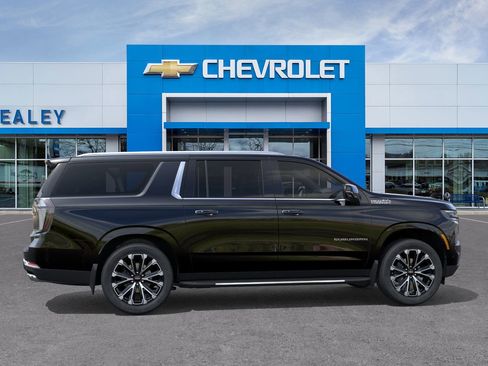 New 2025 Chevrolet Suburban High Country image 29