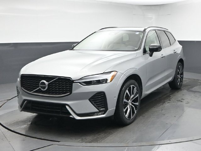 Used 2024 Volvo XC60 B5 Plus w/ Protection Package Premier AWD/4WD image 3