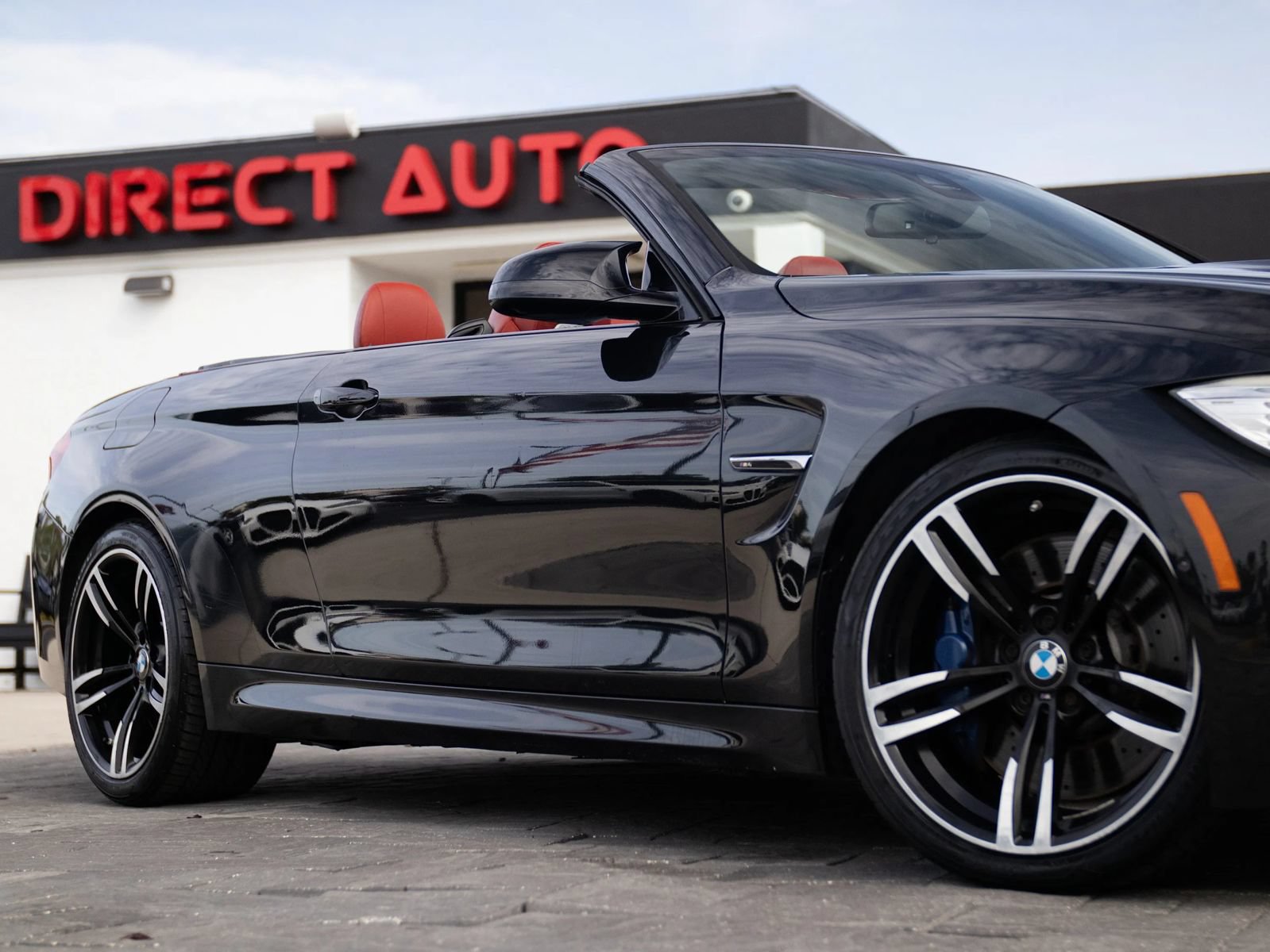 Used 2016 BMW M4 Convertible RWD image 2