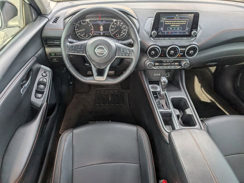 Used 2023 Nissan Sentra SR w/ SR Premium Package image 10