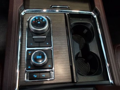 Certified 2024 Ford Expedition Limited image 24