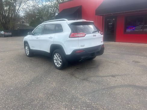 Used 2016 Jeep Cherokee Latitude w/ Comfort/Convenience Group AWD/4WD image 14