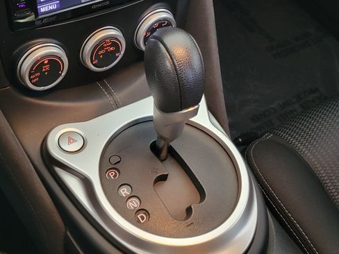 Used 2013 Nissan 370Z Roadster RWD image 23