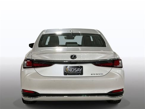 New 2025 Lexus ES 300h w/ Luxury Package image 10