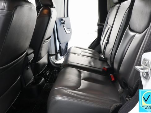 Used 2016 Jeep Wrangler Unlimited Rubicon w/ Max Tow Package image 25