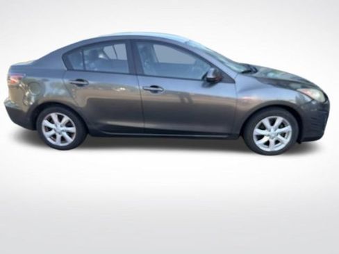 Used 2011 MAZDA MAZDA3 i Touring FWD image 2