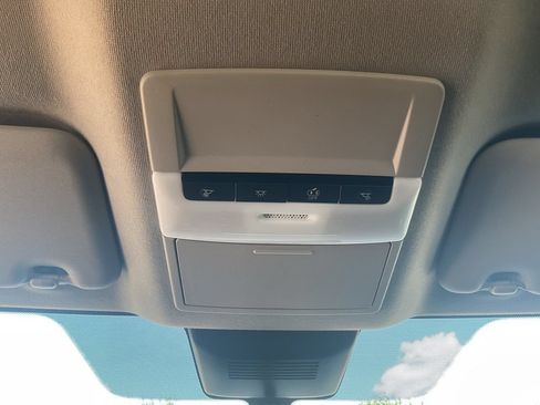 Used 2025 Nissan Sentra SV FWD image 13