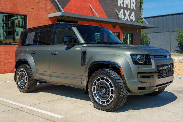 Used 2025 Land Rover Defender 110 AWD/4WD image 3