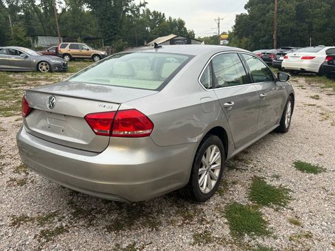 Used 2012 Volkswagen Passat TDI SE image 4